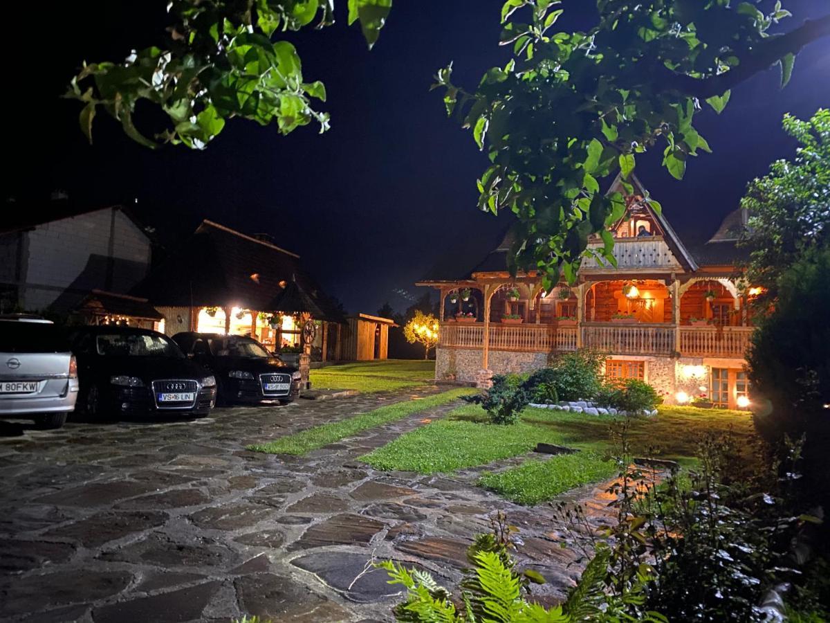 Hotel Casa Chira Vişeu de Sus Exterior foto