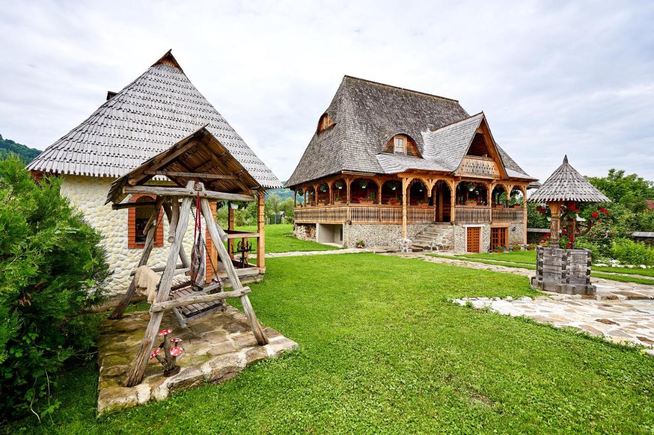 Hotel Casa Chira Vişeu de Sus Exterior foto
